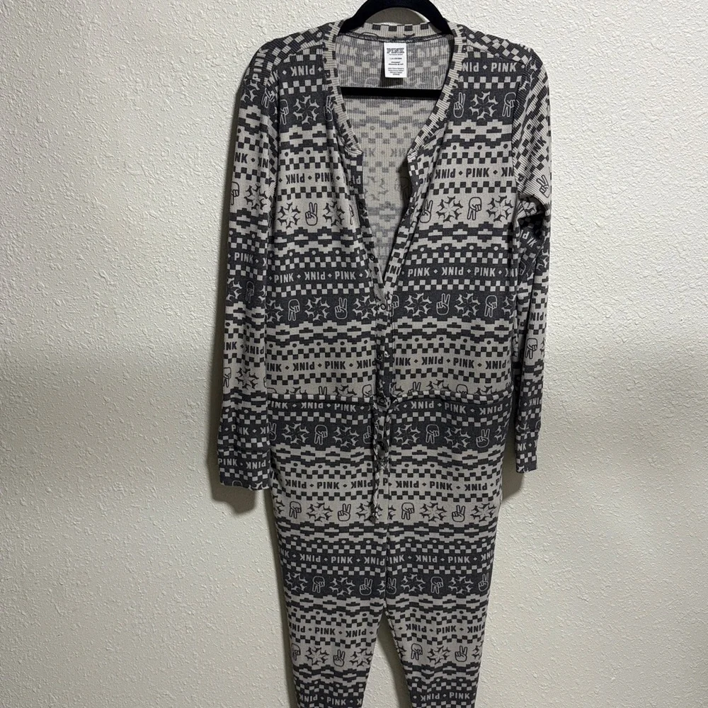 PINK Victoria's Secret Women's Pajama Jumpsuit One Piece Peace Sign Print Size L - Picture 4 of 10